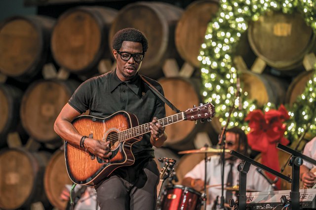 A&E_ShockoeRecords_RodneyCmas_DaveParrishPhotography_rp1223.png