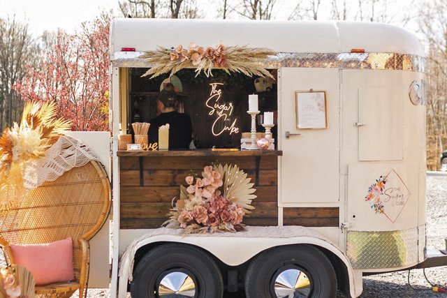Bride_MobileBars_The-Sugar-Cube-Mobile-Bar-Co_rb0622-teaser.jpg