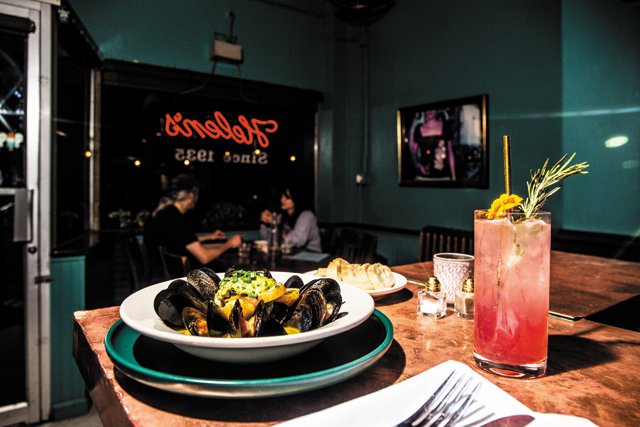 FEA_RestaurantsWeLove_Helens_Mussels in a Pernod broth_JUSTINCHESNEY_rp1221.jpg