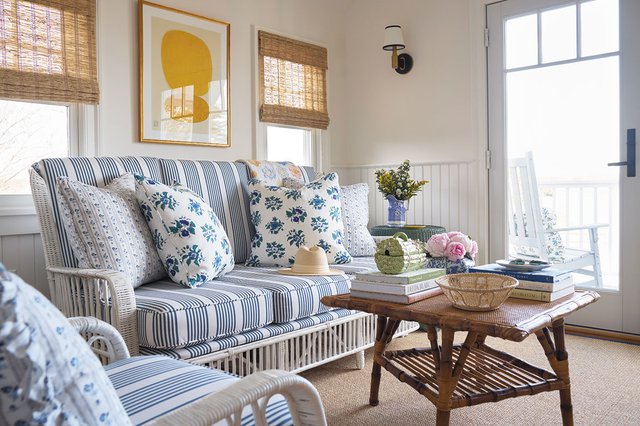 FOB_Design_Cottage_LivingRoom_KIPDAWKINS_hp0724_teaser.jpg