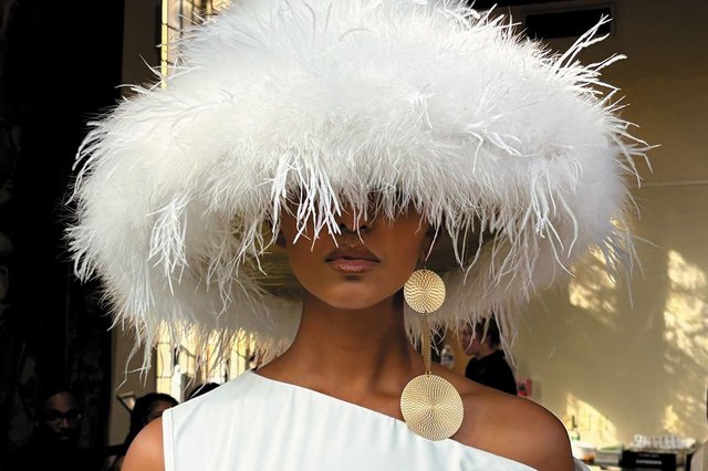 Living_Style_Leve_ShyneeceHitch_rp0724_teaser.jpg