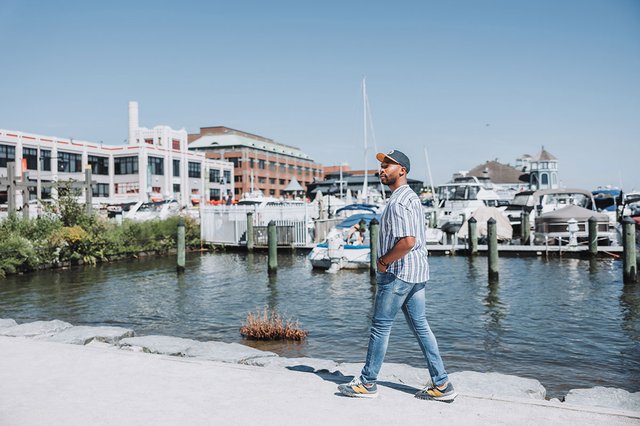Living_Travel_Alexandria_Waterfront_VISITVIRGINIA_UMEUMOH_rp0524.jpg
