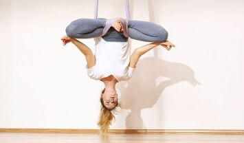 yoga ariel